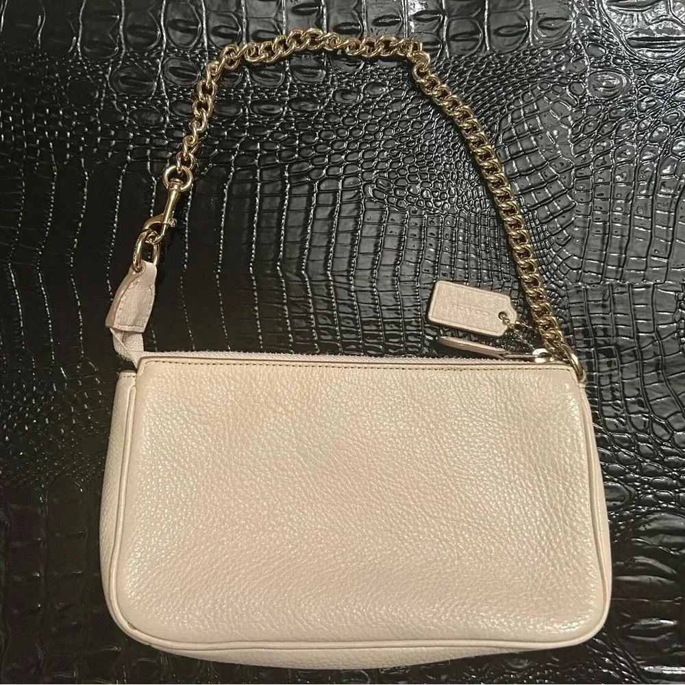 Coach Large Wristlet 19 purse - Picture 2 of 6